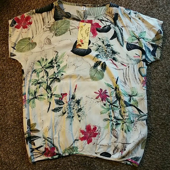 new light Tops - Tropical shirt